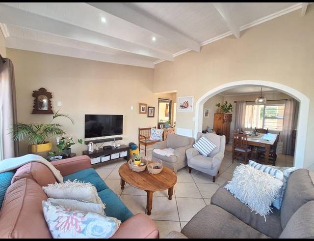 3 BEDROOM HOUSE FOR SALE IN FRAAIUITSIG